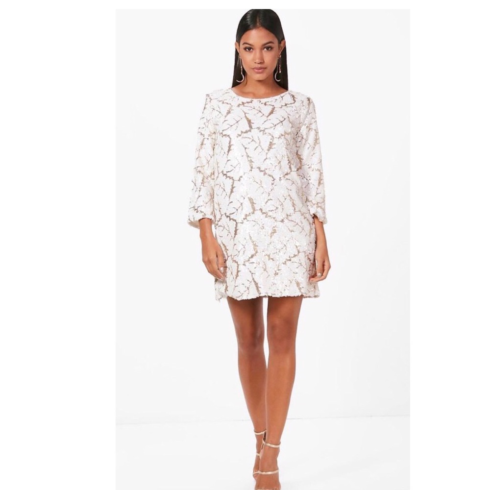 Sexy white/gold sequin dress 👗Holiday ready!