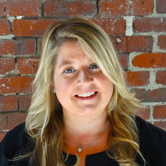 Meet your Posher, Lisa - Picture 1 of 1