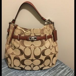 Coach F17834 Chelsea Ashley Hobo