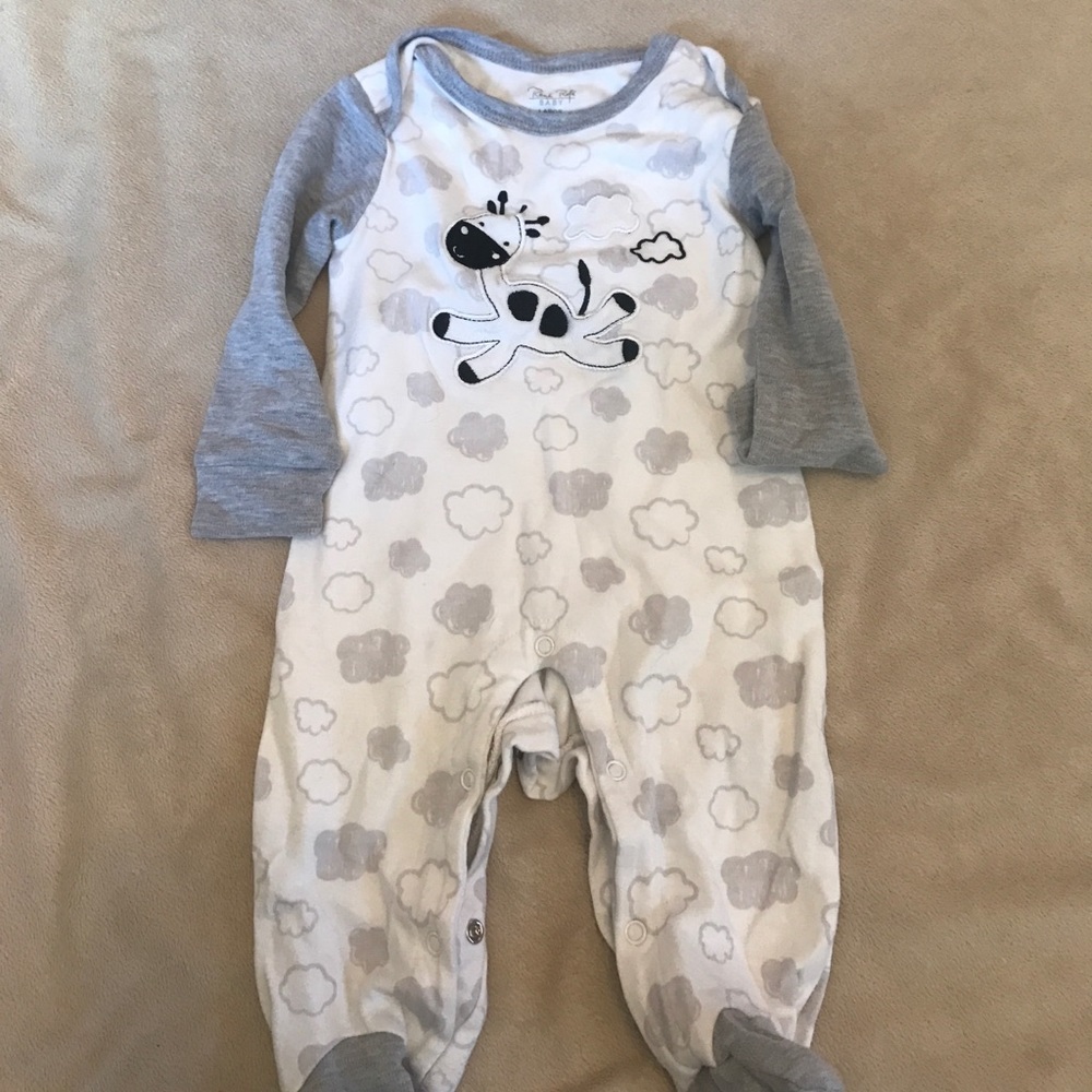 New without tags one piece 6-9 months