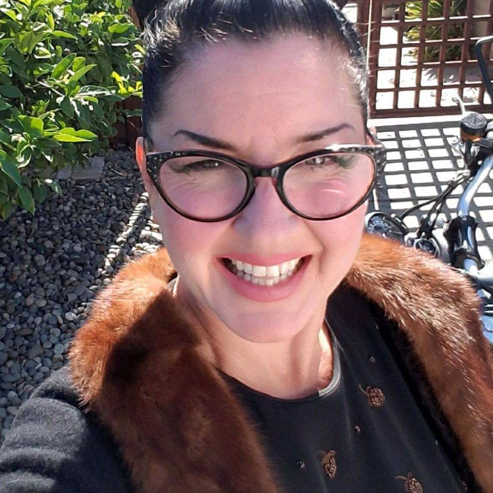 Meet your Posher, Miss Felix