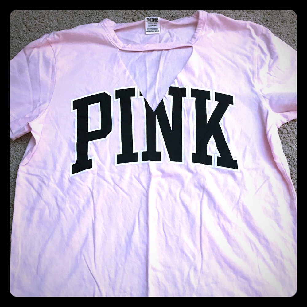 VS PINK ✨ Cut out neck tee!
