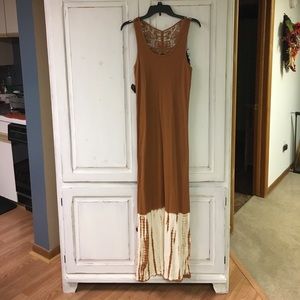 Long dress with pattern in back