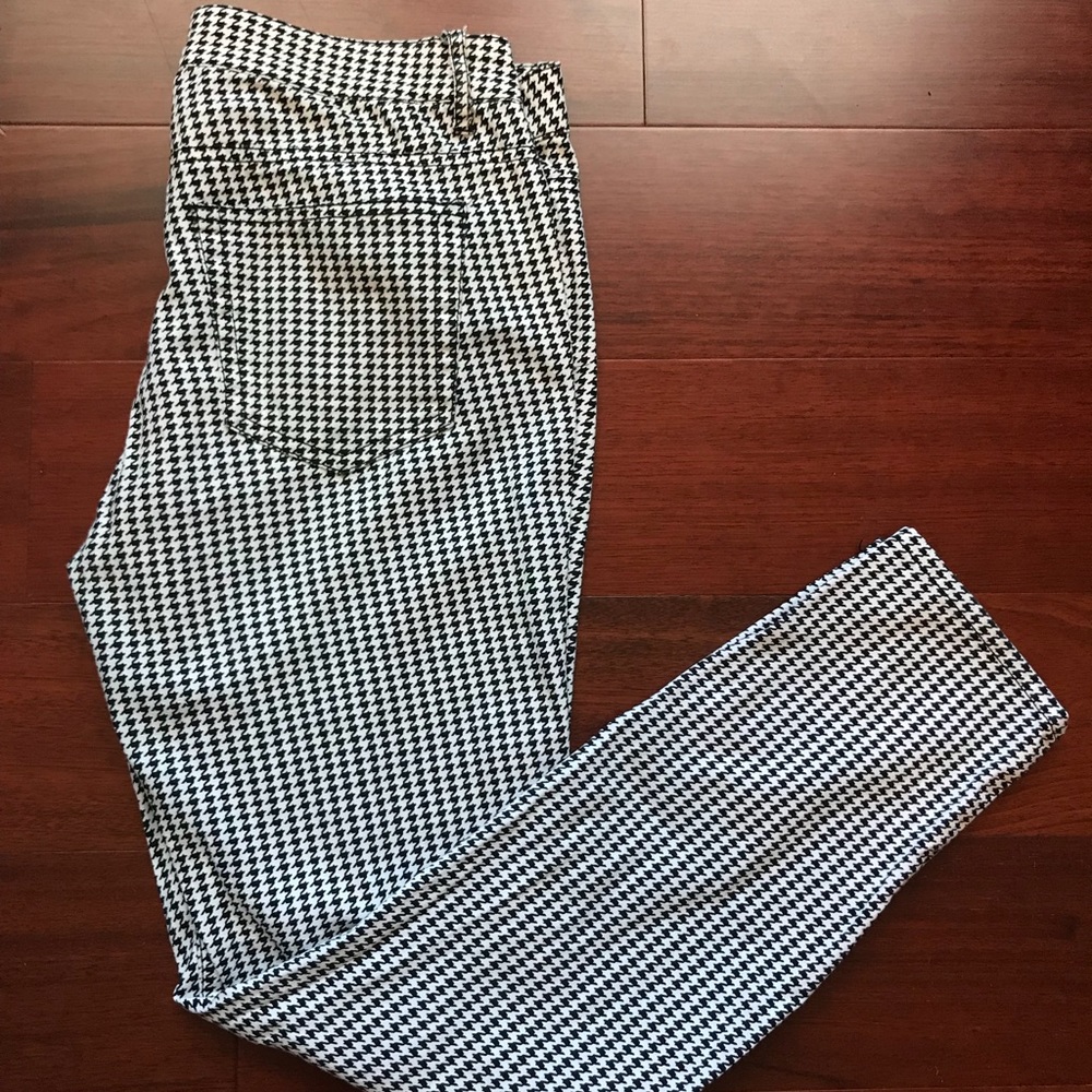 SOLD‼️‼️Houndstooth pattern black and white pants