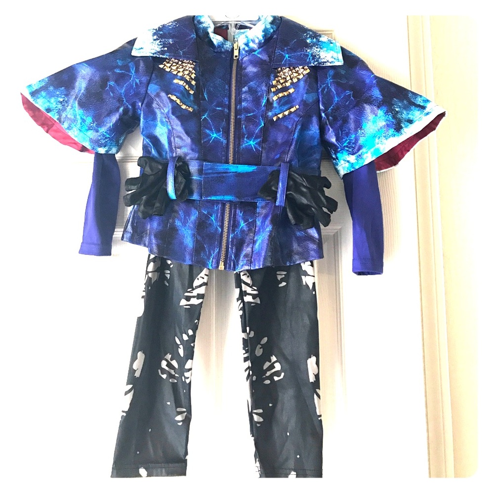 Descendants Girls Halloween costume, Size 4/5.