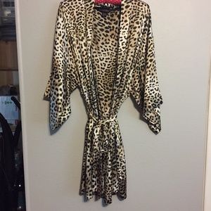 NWOT Victoria's Secret Robe