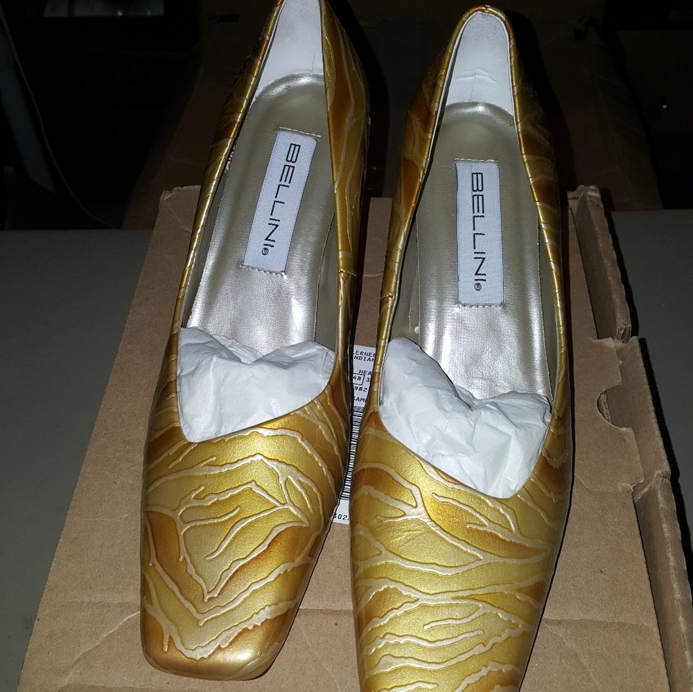Dress shoes