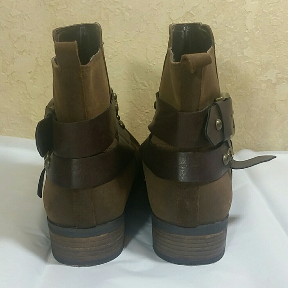 Guess Sabra Bootie - Picture 4 of 6