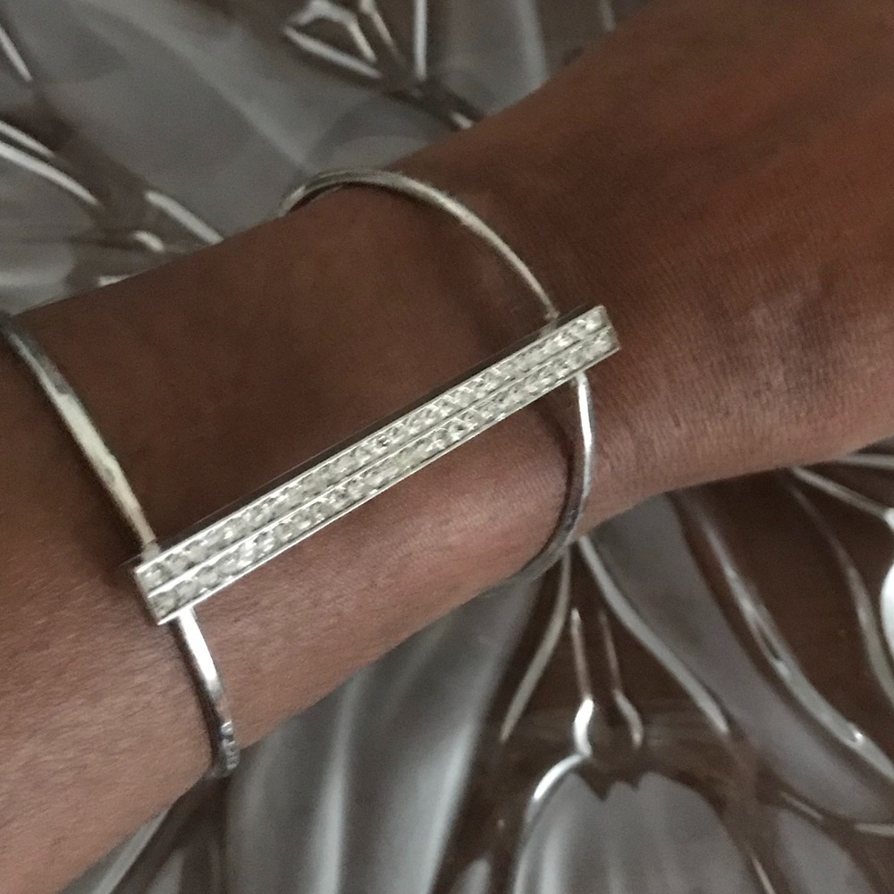 Costume jewelry bracelet