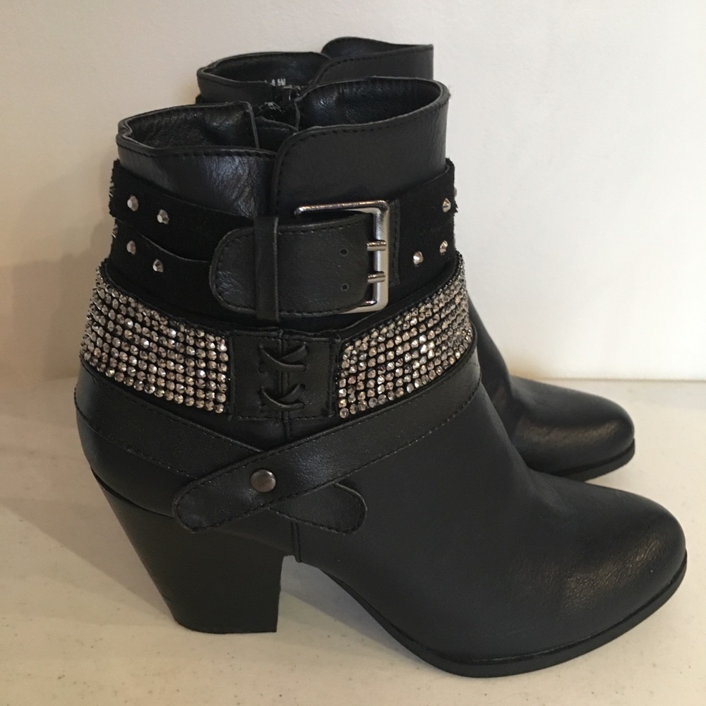 Yellow Box Shiela Black Ankle Boots Size 6.5