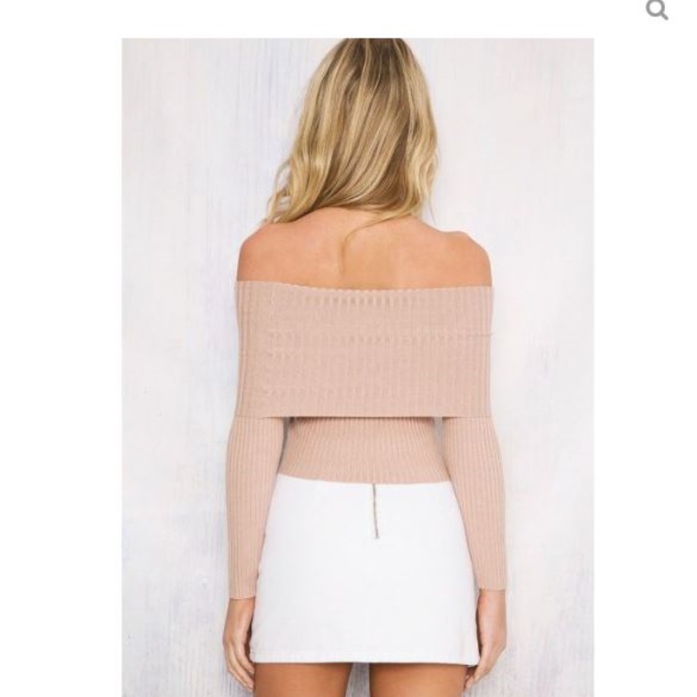 Sold out 🖤Mauve off the.shoulder sweater top 🖤 - Picture 3 of 4