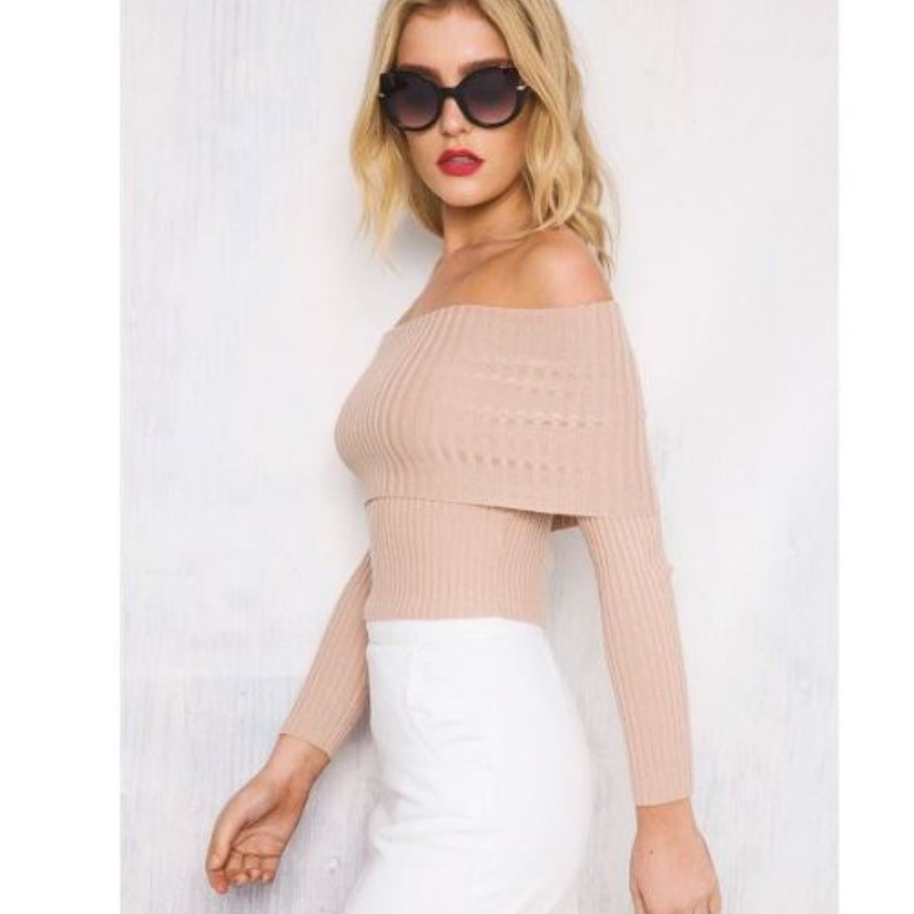 Sold out 🖤Mauve off the.shoulder sweater top 🖤 - Picture 2 of 4