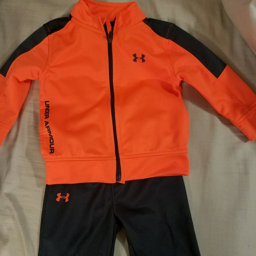 Under armour track set