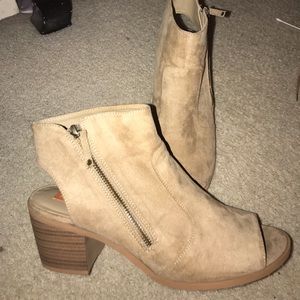 Rocket dog camel suede open toe. Size 9.5