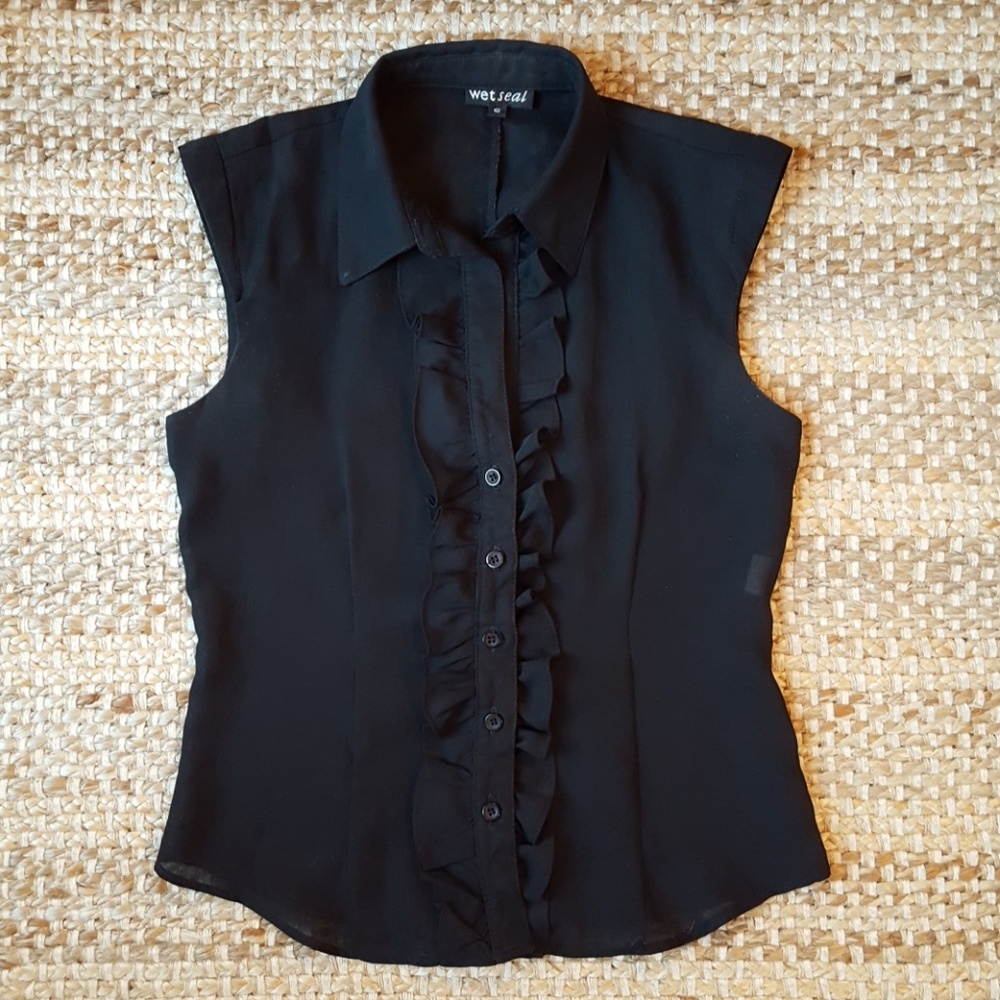 Wet Seal sleeveless blouse