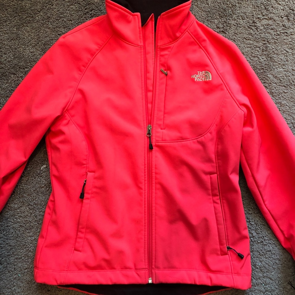 Women’s North Face soft shell jacket size M