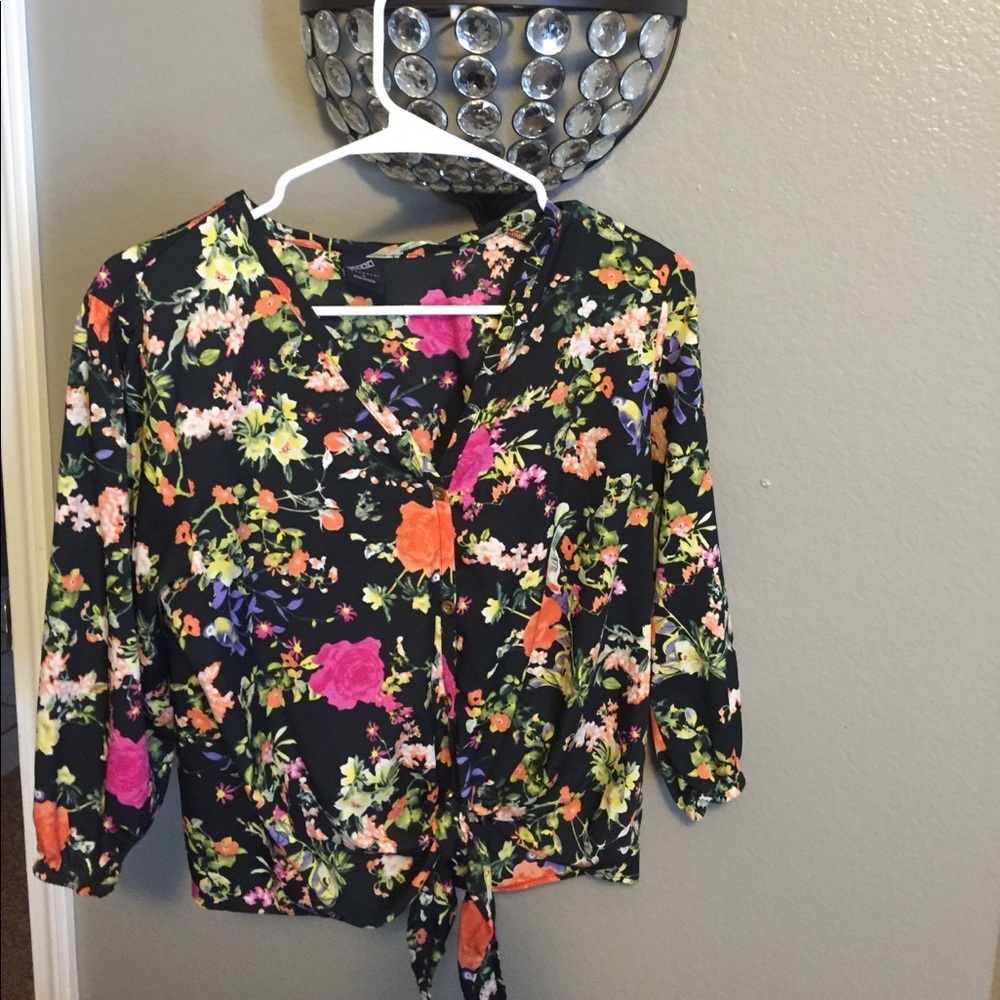 Floral blouse with tie.