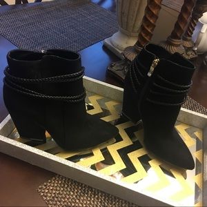 BCBG black booties 😘