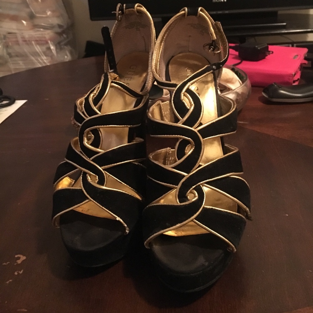 GUESS Kaleny Heels / Sandals