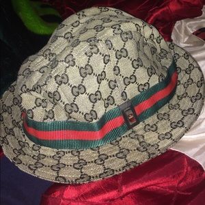 Gucci bucket hat