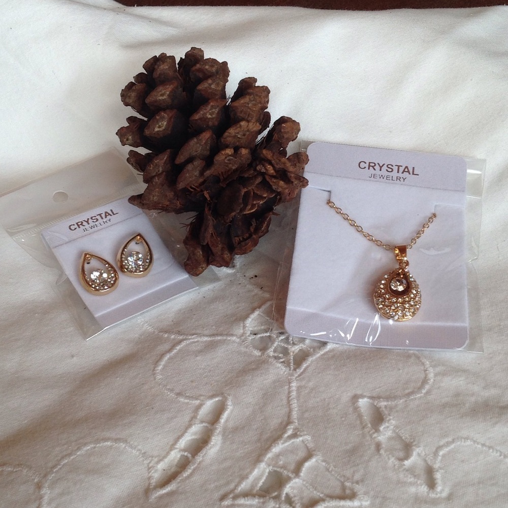 Earring & Necklace set !