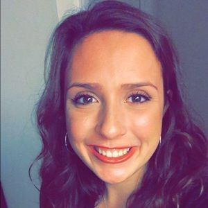 Meet your Posher, Camille