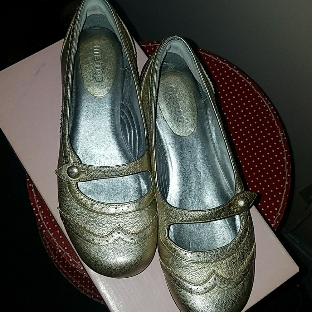 🆕 mary jane season! vintage! me too gold metallic wingtip mary jane shoes