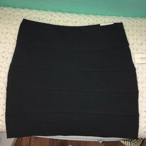 Ribbed black bodycon skirt