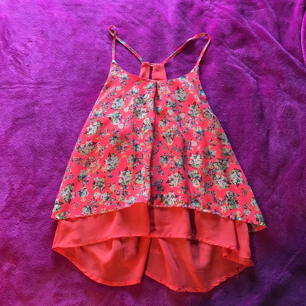 Very cute tank top! 🍁🍁