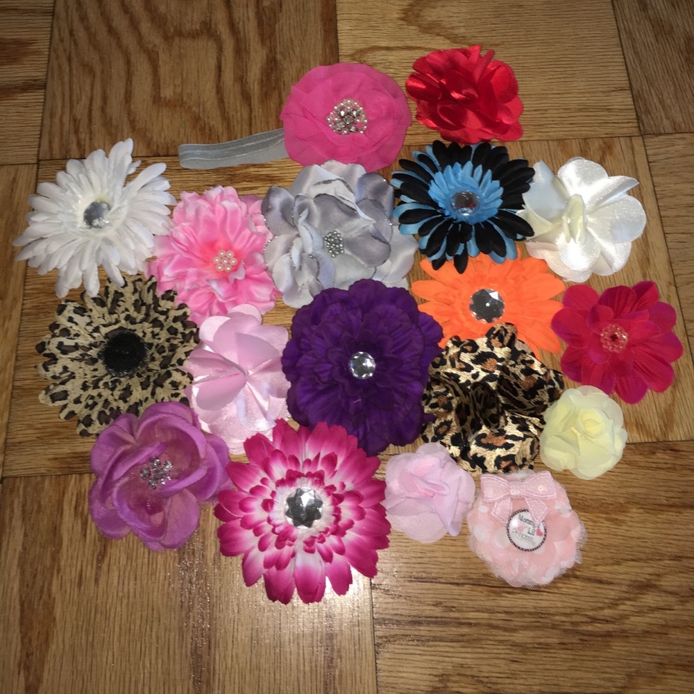 Lot of girls flower hair clips
