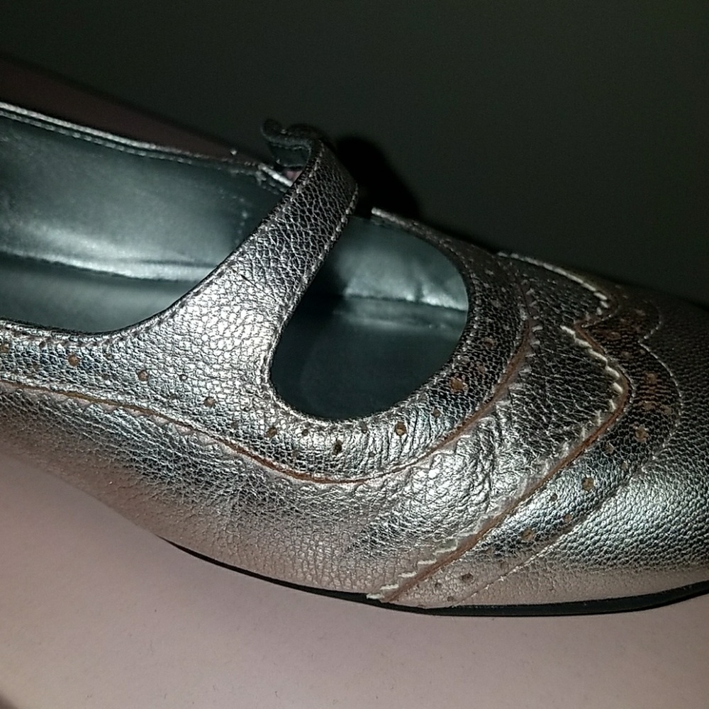 🆕 mary jane season! vintage! me too pink metallic wingtip mary jane shoes