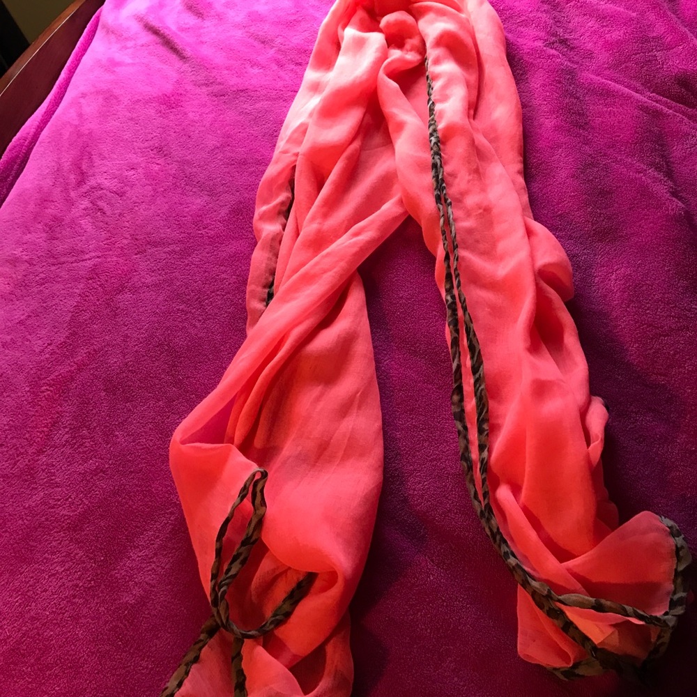 LIGHT SCARF CHEETAH PRINT