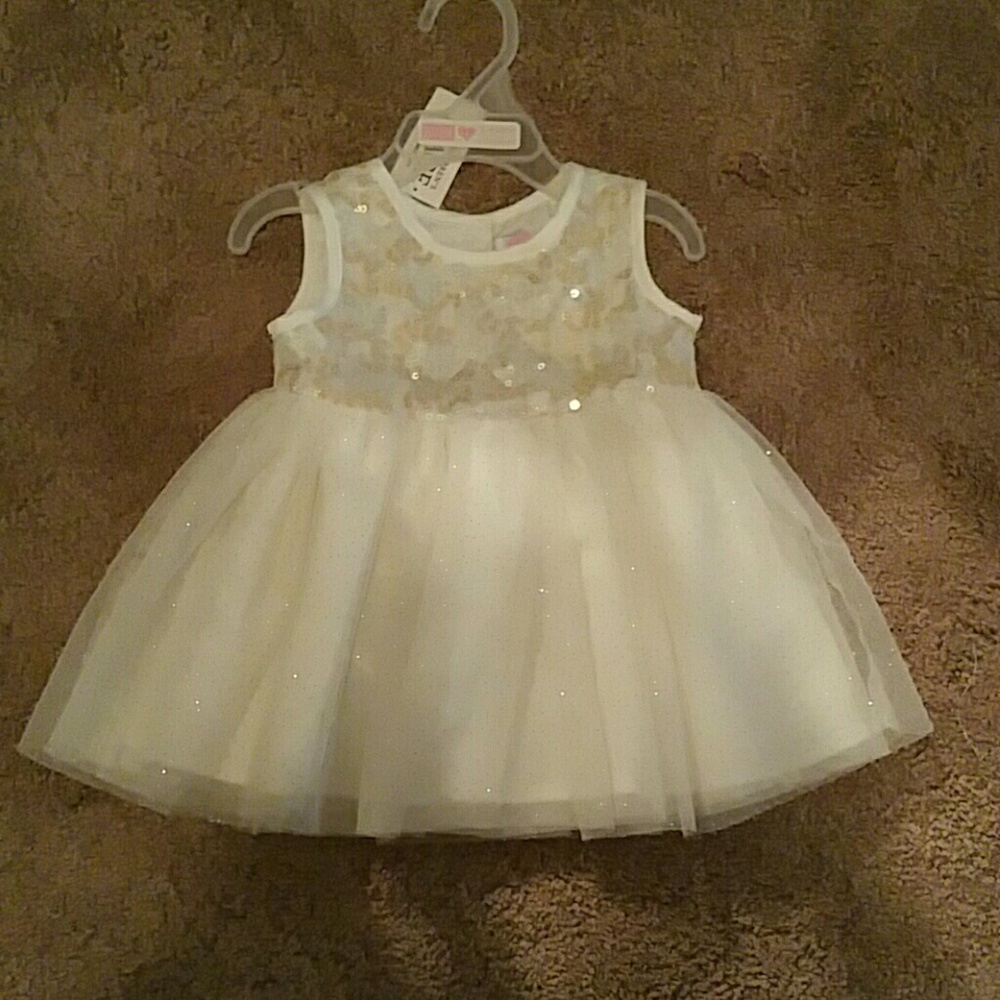 Beautiful baby girl white dress!!