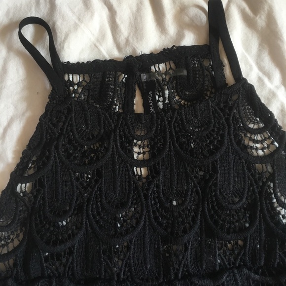 Lacy halter top - Picture 2 of 4