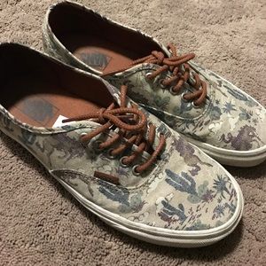 SZ 9 RODEO STYLE DESIGN LOW VANS