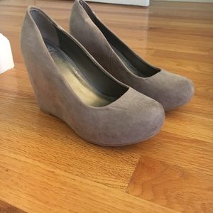 Suede wedge heel