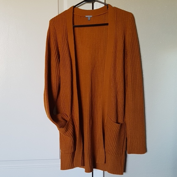 Charlotte Russe Sweaters - EUC Charlotte Russe Mustard Knit Cardigan