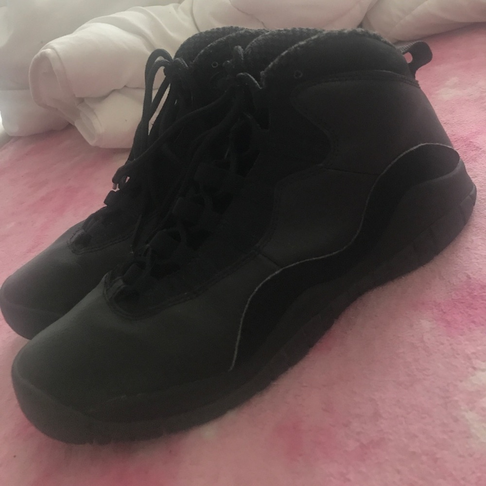 Jordan’s boys size 6Y. Great condition!