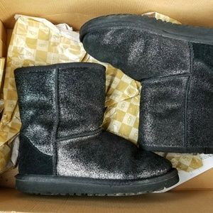 UGG Glitter Classic Boot Size 2