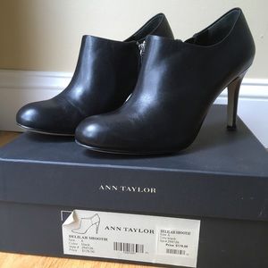 Ann Taylor Delilah leather shooties