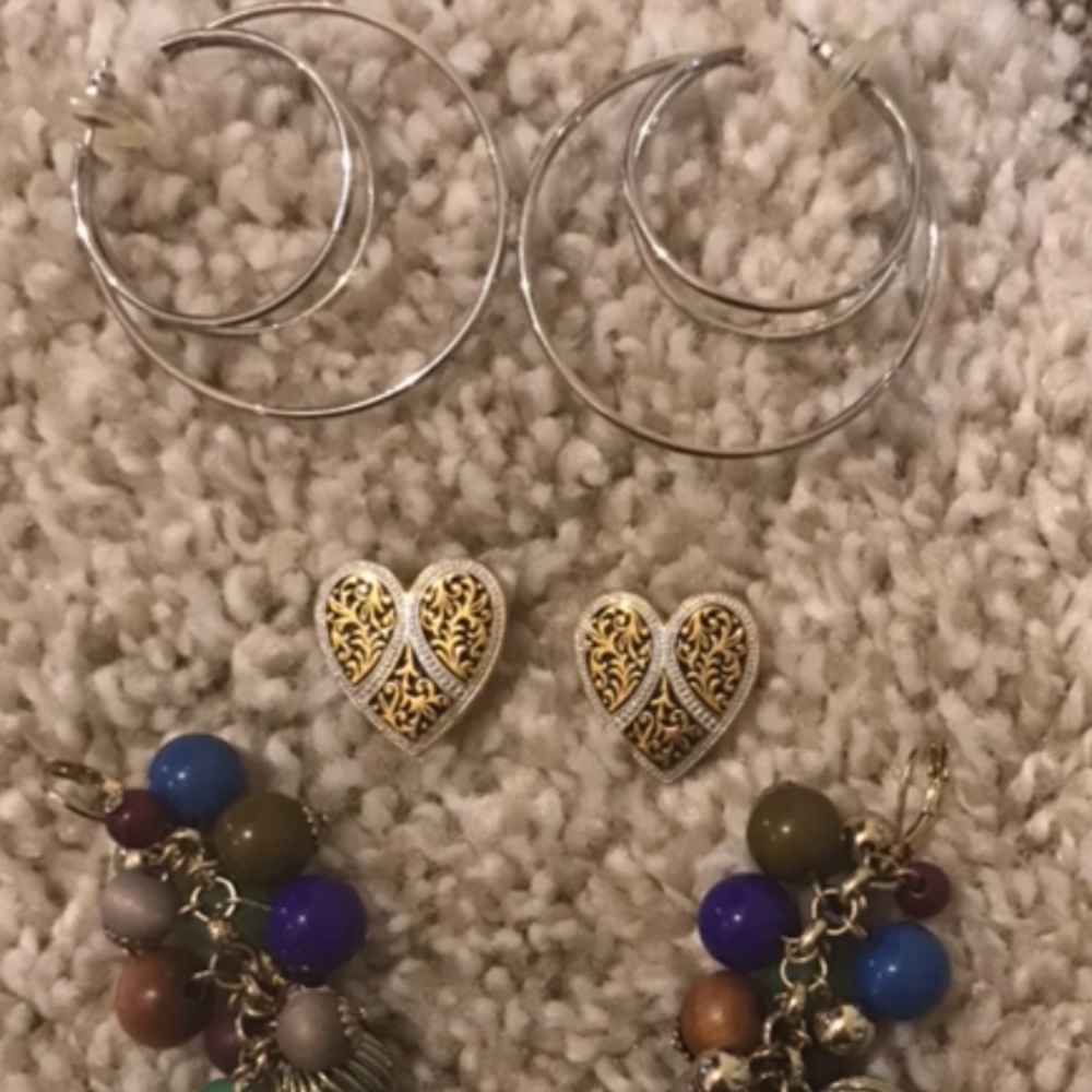 4 Pairs❤️❤️❤️❤️ of Pierced Earrings!!!