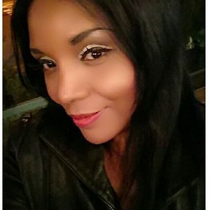 Meet your Posher, Desiree