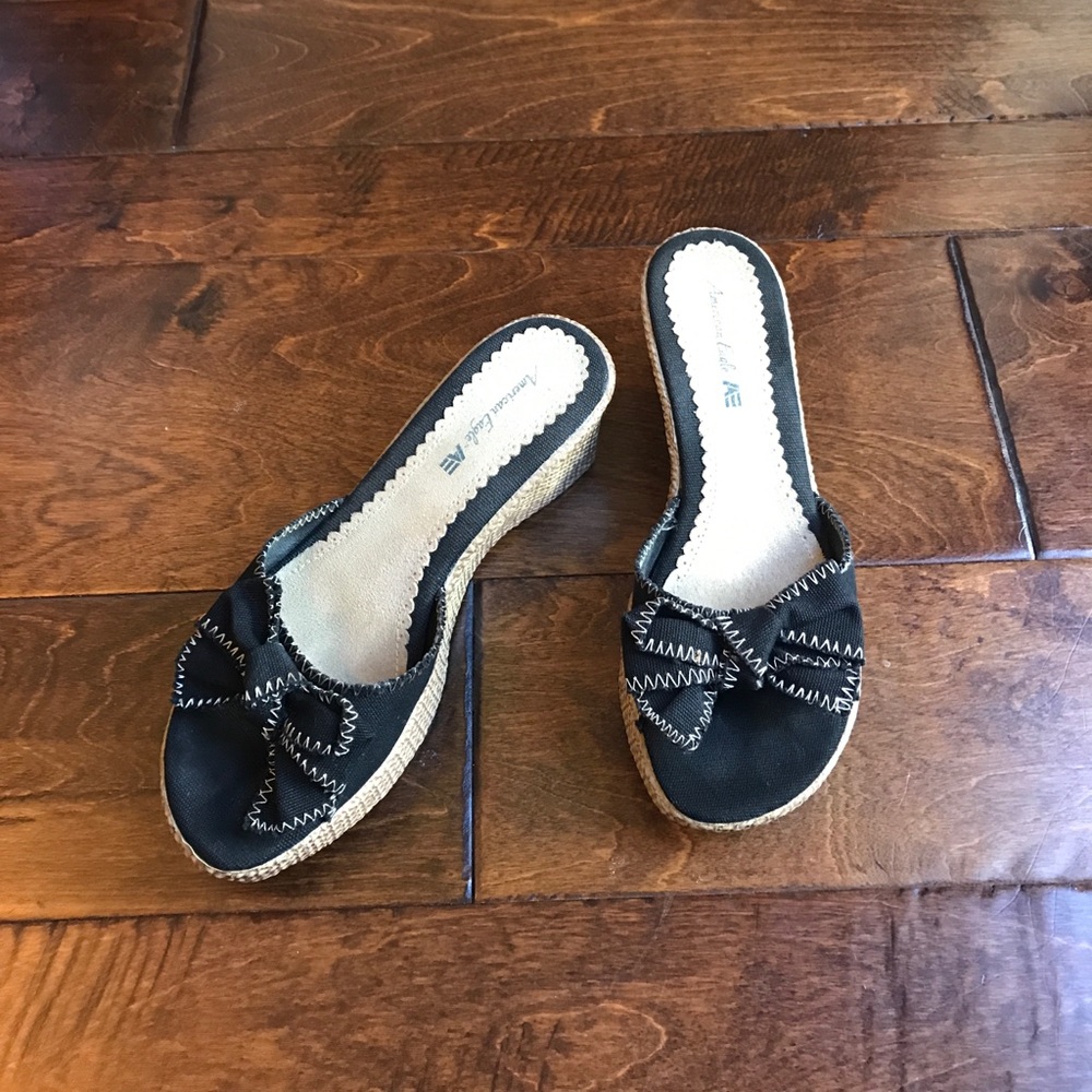 American Eagle Sandals