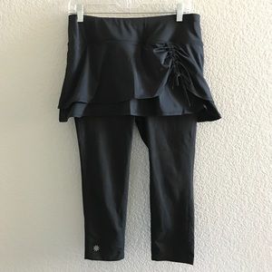 Athleta 2 in 1 Capri Skirt Leggings- med