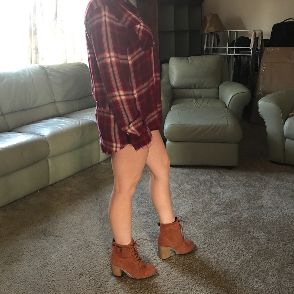 Shoedazzle tan boots W/ free gift 🎁