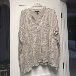 Ponch type short sleeved top