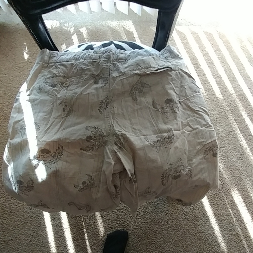 Shorts - Picture 3 of 3
