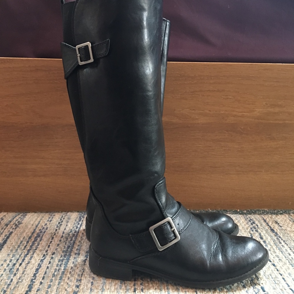 Black boots