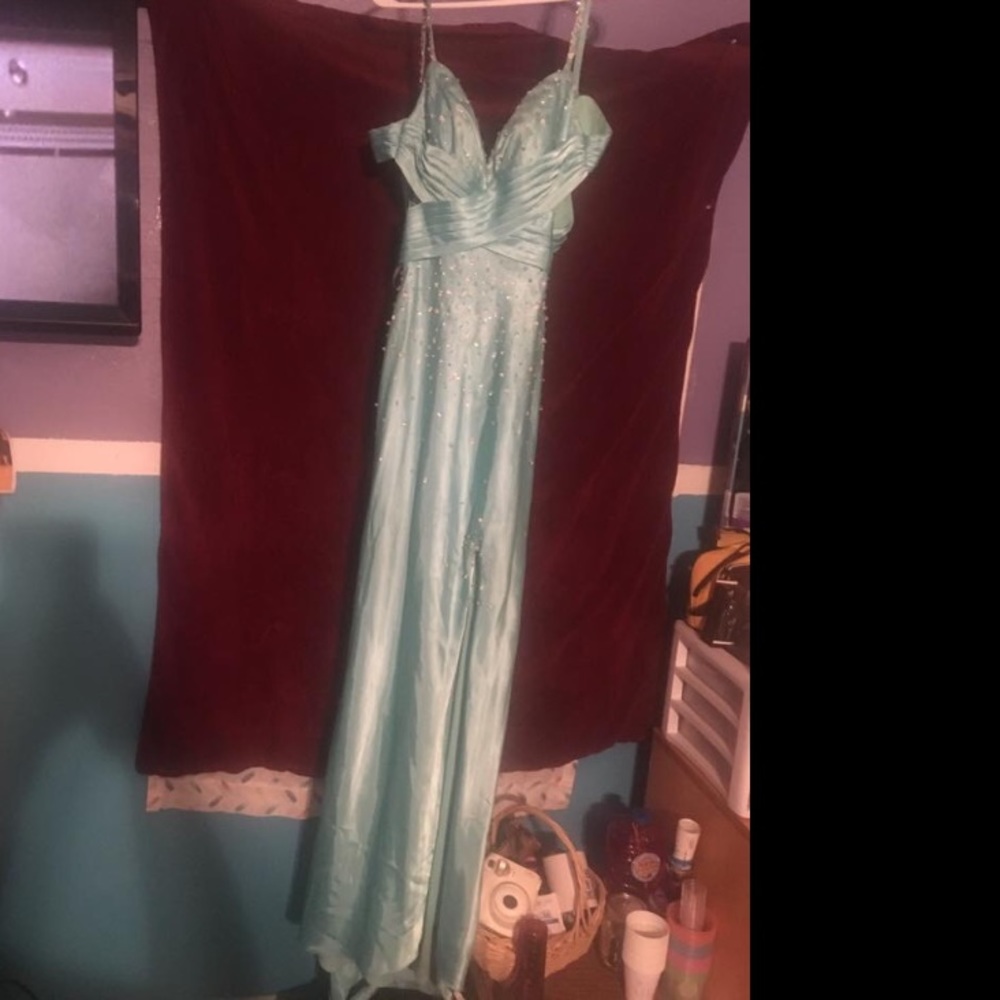 Long blue prom dress