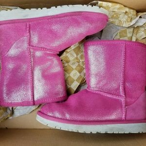 UGG Girl's Pink Glitter Classic Short Size 2